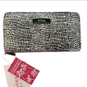 Trina Turk Black and White Large Zip Around Wallet NIB